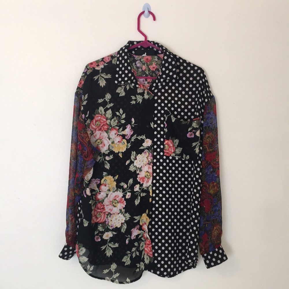 Misc. patterned long sleeve top.